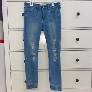 LIGHT BLUE ABERCROMBIE ANKLE LENGTH SKINNY JEANS
